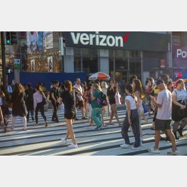 米ニューヨークのベライゾン・ストア（C）Levine Roberts／ニューズコム／共同通信イメージズ