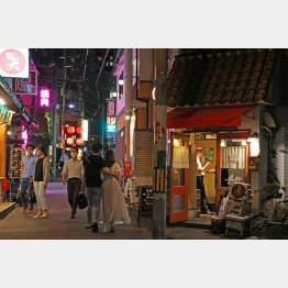 路地がいい（Ｃ）日刊ゲンダイ