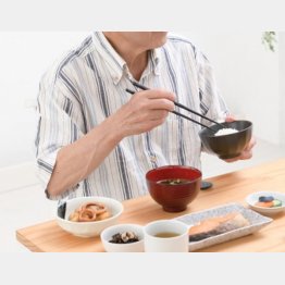 食事は別々に（Ｃ）日刊ゲンダイ
