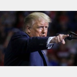 逆転を狙うトランプ大統領（Ｃ）ロイター