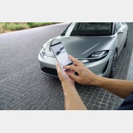 ドアロック開閉もスマホで操作（写真）小沢コージ