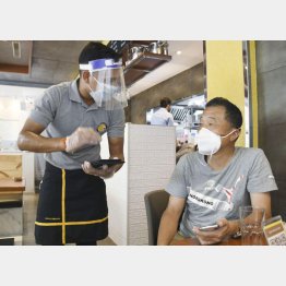 ニューデリー近郊に開店した「カレーハウスCoCo壱番屋」のインド１号店（Ｃ）共同通信社