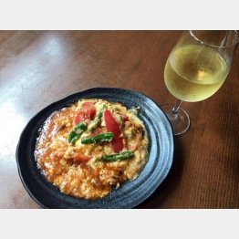 合う酒＝白ワイン（Ｃ）日刊ゲンダイ