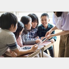 幸せを自慢しづらい日本人の謙虚さも影響（写真はイメージ）／（Ｃ）PIXTA