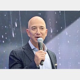 アマゾンのベゾスCEO（Ｃ）共同通信社