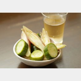 合う酒＝スパークリングワイン、ビール（Ｃ）日刊ゲンダイ