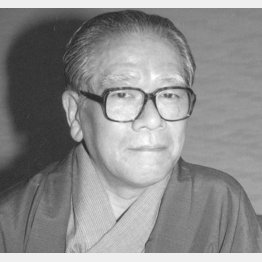 作家の池波正太郎氏（Ｃ）共同通信社