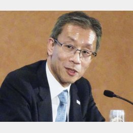 2日、東大の次期学長に決まり、記者会見する藤井輝夫理事・副学長（Ｃ）共同通信社