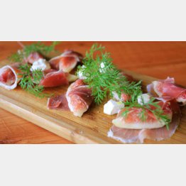 合う酒＝スパークリング（Ｃ）日刊ゲンダイ