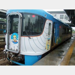 海側側面がオープンデッキの「しんたろう号」（Ｃ）日刊ゲンダイ