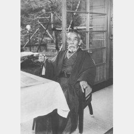 犬養毅は「まあ急くな」と手で制した（日本電報通信社撮影）