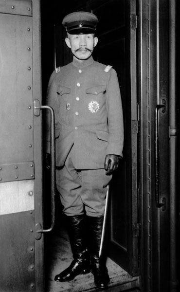 A級戦犯 軍人 新劇俳優 寄せ書き 破れしみあり 掛軸 荒木貞夫 原書》『全日本國民に告ぐ』 陸軍大臣 荒木貞夫 述 / GHQ焚書 全日本