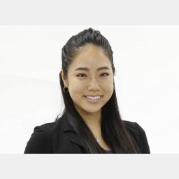 ヨガインストラクターの沖知子さん（Ｃ）日刊ゲンダイ