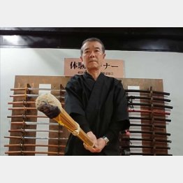 日本殺陣道協会の八木哲夫会長（Ｃ）日刊ゲンダイ