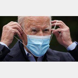 マスクを着けないトランプ大統領を批判してきたバイデン新大統領（Ｃ）ロイター