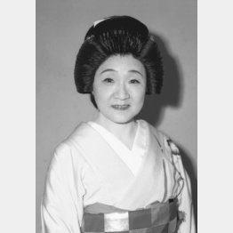 「島の娘」「東京音頭」「明日はお立ちか」などをヒットさせた小唄勝太郎（本名・真野かつ、1963年5月12日撮影）／（Ｃ）共同通信社