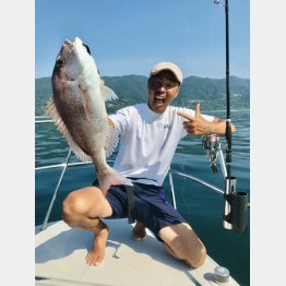 自ら”釣りバカ”を名乗る上村雄二郎社長（提供写真）
