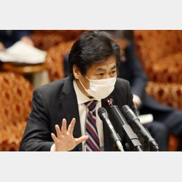 日本の政策は世界から遅れている（答弁する田村憲久厚労相）／（Ｃ）日刊ゲンダイ