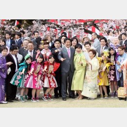 虚言を弄して説明を拒否し続ける安倍前首相（首相主催の「桜を見る会」）／（Ｃ）日刊ゲンダイ