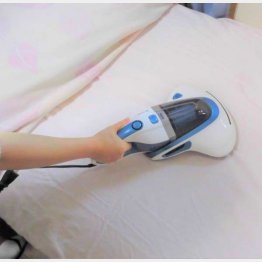 １平方メートルに対し20秒かけて掃除（Ｃ）日刊ゲンダイ