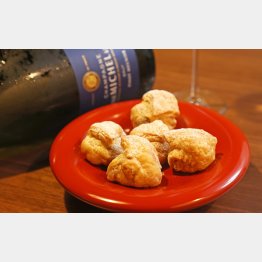 合う酒＝スパークリングワイン（Ｃ）日刊ゲンダイ