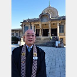 築地本願寺の東森さん（Ｃ）日刊ゲンダイ
