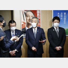 1日、緊急事態宣言中の深夜に銀座のクラブに行っていた問題で、自民党を離党した（左から）大塚高司、松本純、田野瀬太道の3議員（Ｃ）日刊ゲンダイ