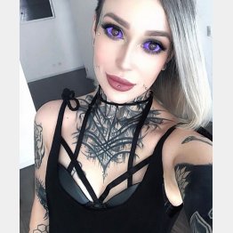 モデル兼ダンサーのデボン・オケリーさん（ツイッターから）