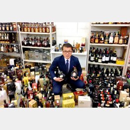 「のぶちゃんマン」（家具・パン・酒類販売）の滝下信夫社長（提供写真）