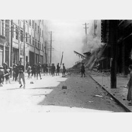 爆撃をうける重慶（昭和14年5月15日）／（Ｃ）共同通信社