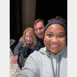 すっかり意気投合！（チェルシーさんのフェイスブックから）