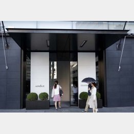 高級ホテルのアンダーズ東京（Ｃ）日刊ゲンダイ