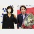 橋本聖子新組織委会長（右、＝共同）と丸川珠代新五輪相（Ｃ）日刊ゲンダイ