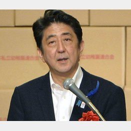 2013年の連合会・PTA連合会全国大会で「無償化」実現に意欲（安倍前首相）／（Ｃ）共同通信社