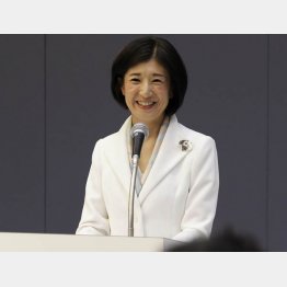 笑っていられるのも…（大塚久美子氏）／（Ｃ）日刊ゲンダイ