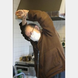 肺活量を少しでも増やすためにストレッチを欠かせない（撮影）石井俊平／日刊ゲンダイ