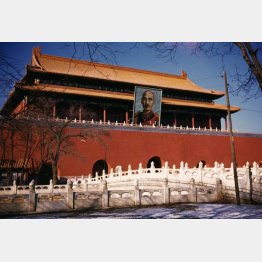 【写真①】　1940年代の天安門（Ｃ）ゲッティ／共同通信イメージズ