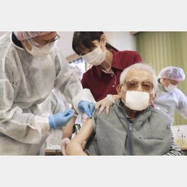 高齢者の接種対象は3600万人（代表撮影）