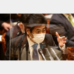 各国が科学の総力戦を展開するなか、今さら「支援」も夢物語…（田村憲久厚労相）／（Ｃ）日刊ゲンダイ