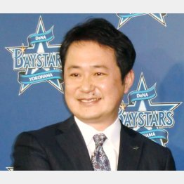 新社長の岡村信悟氏（Ｃ）共同通信社