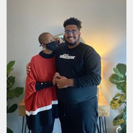 母グロリアさんのために（ダスティンさんのインスタグラムから）