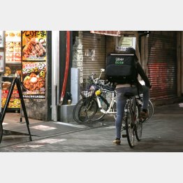 デリバリーは急増中（Ｃ）日刊ゲンダイ