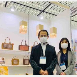 （有）種村建具木工所の種村義幸社長と貞子さん（提供写真）