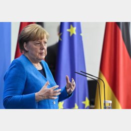 メルケル独首相は「ワクチン特許放棄なら品質に影響も」と猛反発（Ｃ）ロイター