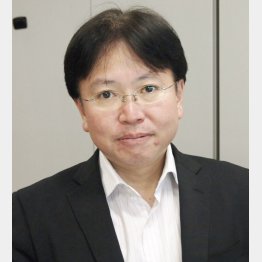 衛星・地域放送課長の井幡晃三氏（Ｃ）共同通信社