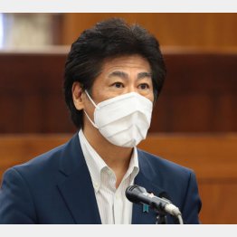 「自宅で応援を」（田村厚労相）／（Ｃ）日刊ゲンダイ
