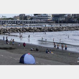 湘南は2020年のコロナ禍でも結構な人出が…（Ｃ）日刊ゲンダイ