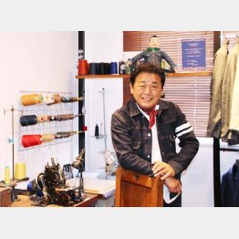 ジャパンブルーの真鍋寿男社長（提供写真）