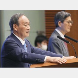 危うい楽観論（昨17日、9都道府県の緊急事態宣言解除を表明し記者会見する菅首相と分科会の尾身会長＝右）／（Ｃ）共同通信社