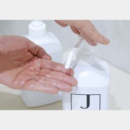 消毒せず、手洗いでよし（Ｃ）日刊ゲンダイ